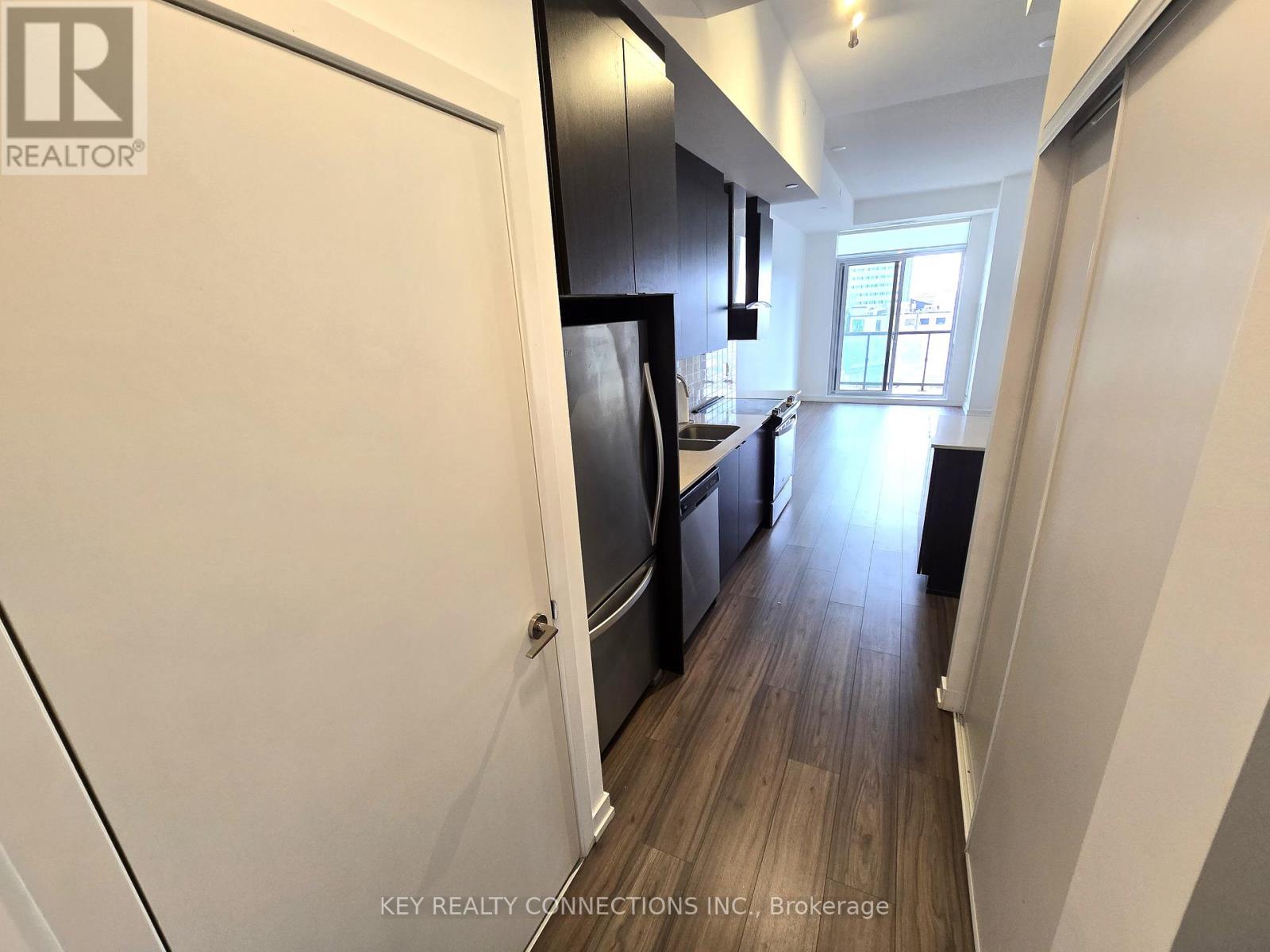 415 - 55 Duke Street W, Kitchener, Ontario  N2X 3H9 - Photo 4 - X12462506