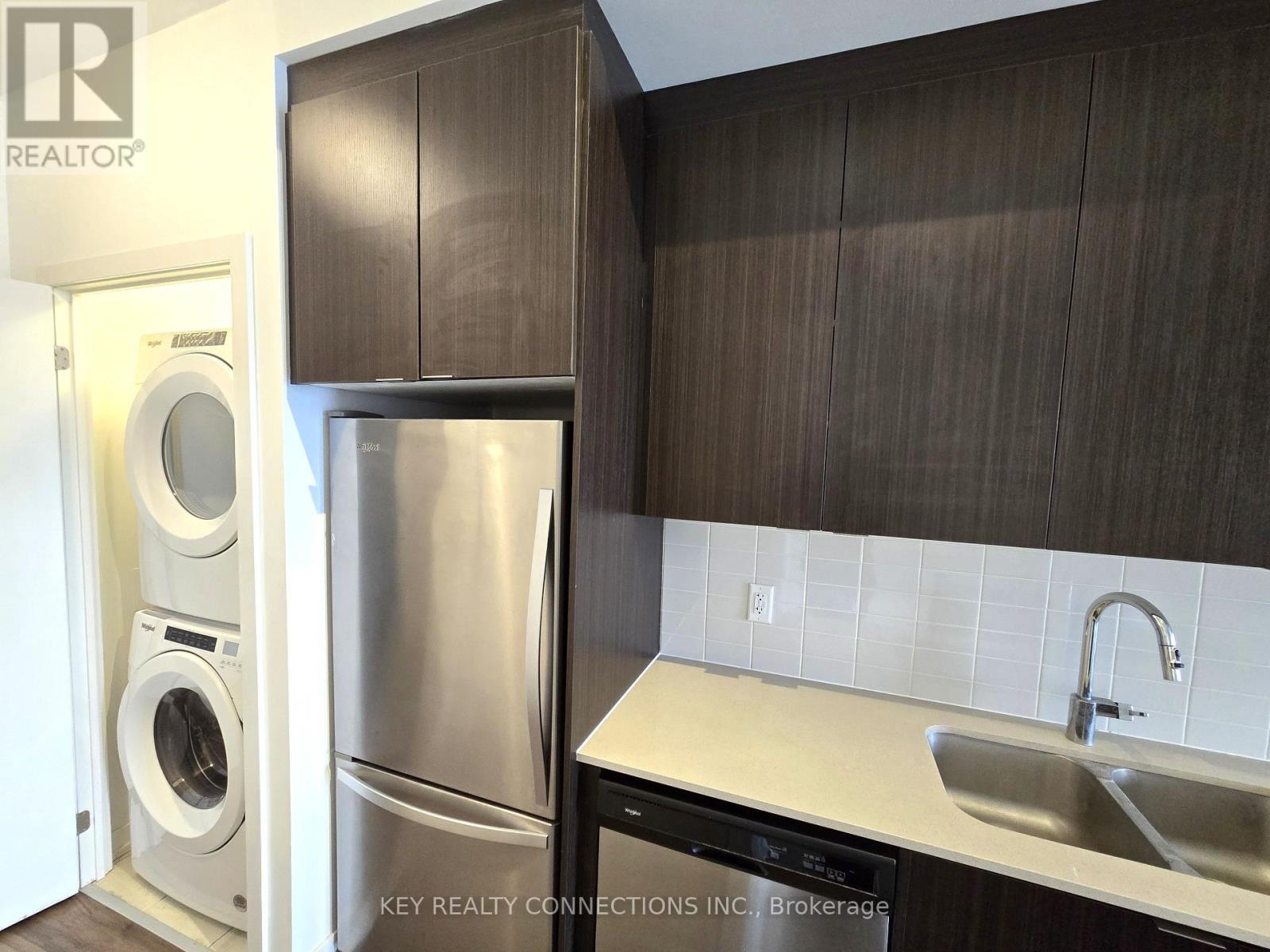 415 - 55 Duke Street W, Kitchener, Ontario  N2X 3H9 - Photo 5 - X12462506