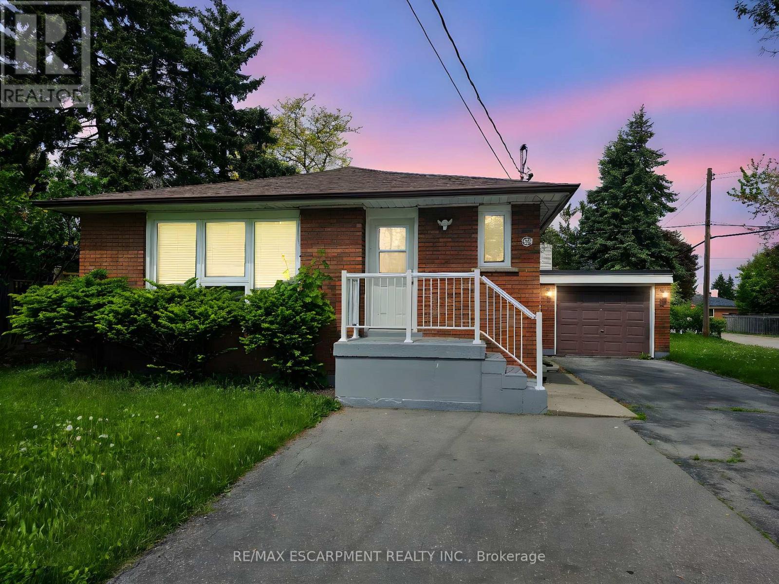 130 WEST 34TH STREET, Hamilton, Ontario