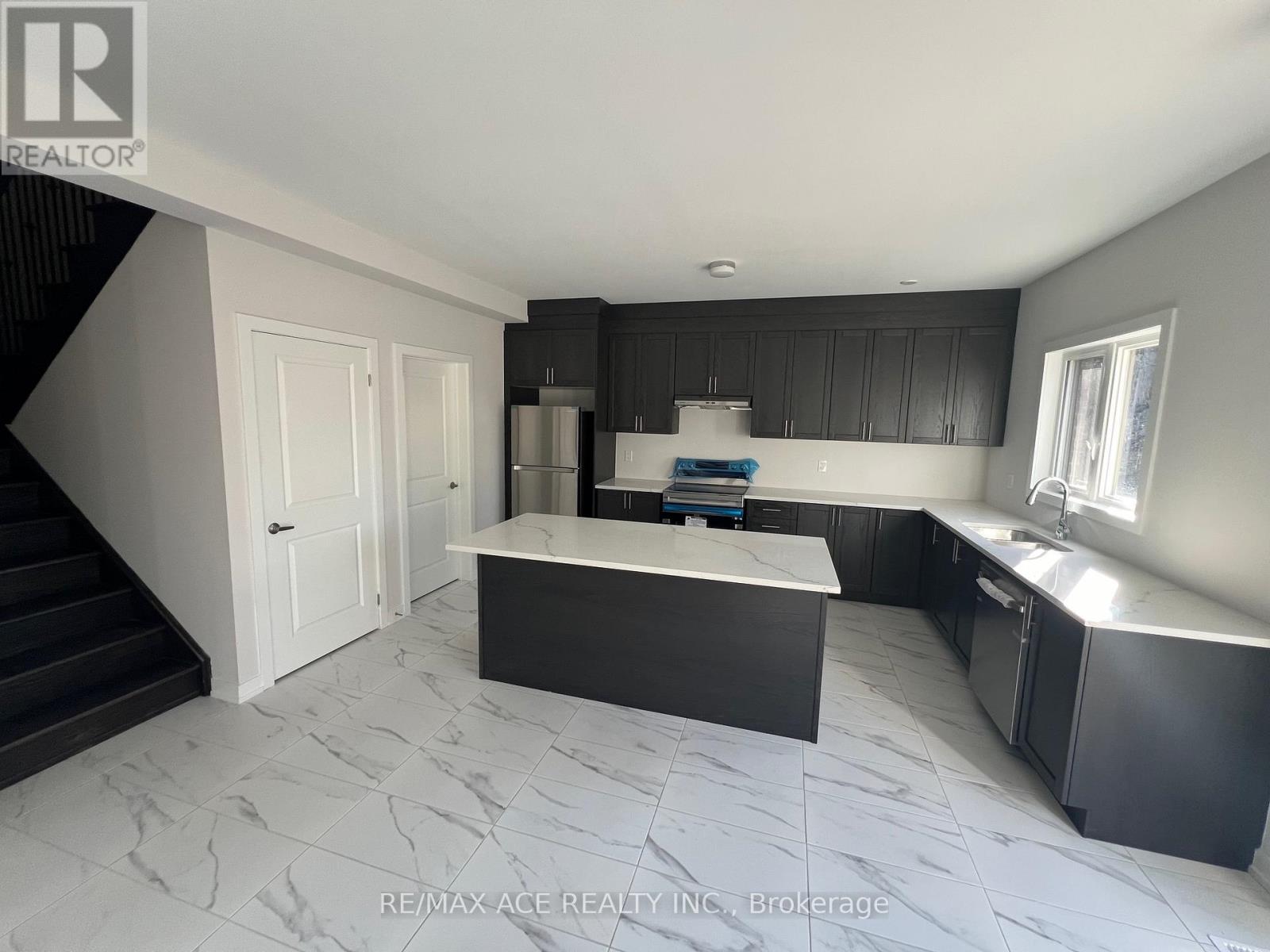 43 Tulip Crescent N, Norfolk, Ontario  N3Y 0G8 - Photo 12 - X12462521