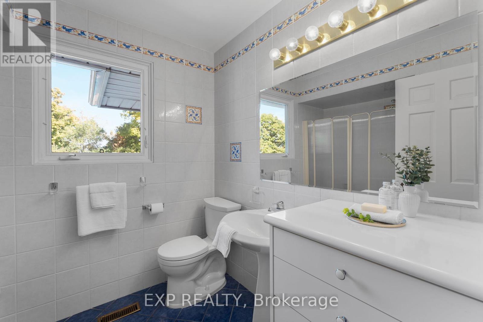 887 Montgomery Drive, Hamilton, Ontario  L9G 3H6 - Photo 23 - X12462527