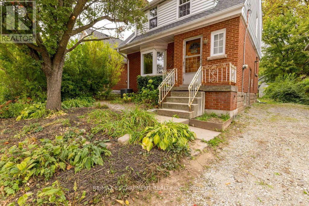 144 WHITNEY AVENUE, Hamilton, Ontario