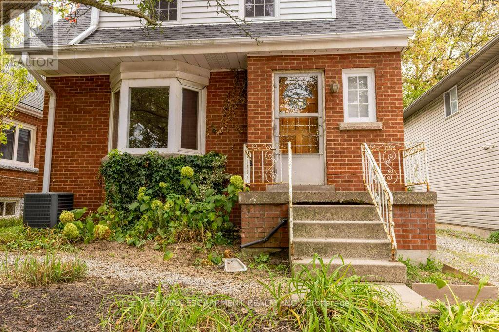 144 Whitney Avenue, Hamilton, Ontario  L8S 2G7 - Photo 2 - X12462533