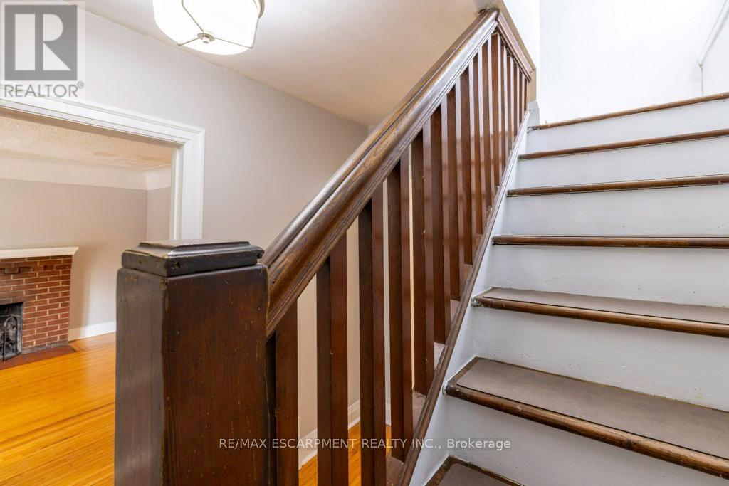 144 Whitney Avenue, Hamilton, Ontario  L8S 2G7 - Photo 20 - X12462533