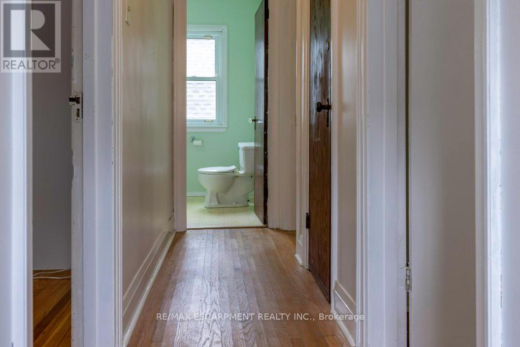 144 Whitney Avenue, Hamilton, Ontario  L8S 2G7 - Photo 21 - X12462533