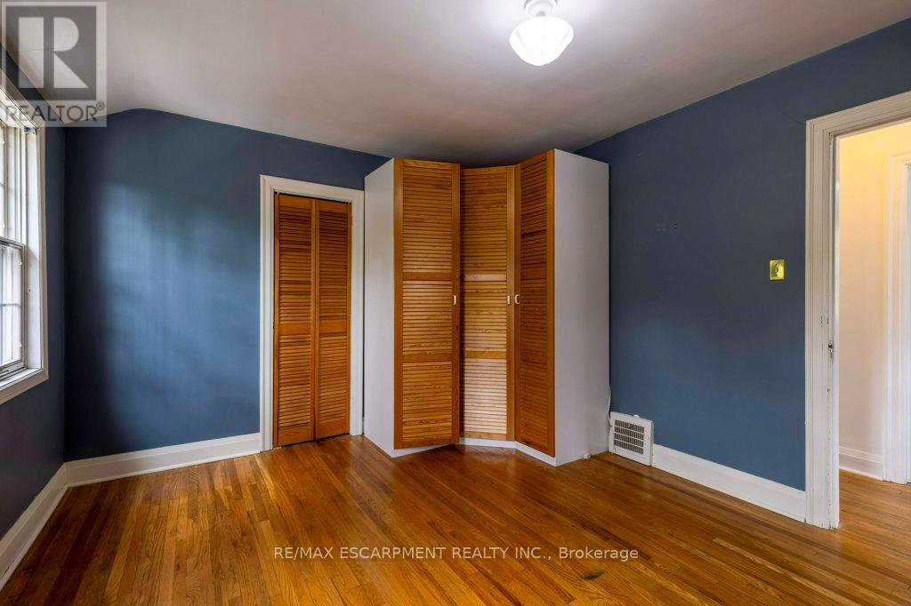 144 Whitney Avenue, Hamilton, Ontario  L8S 2G7 - Photo 23 - X12462533