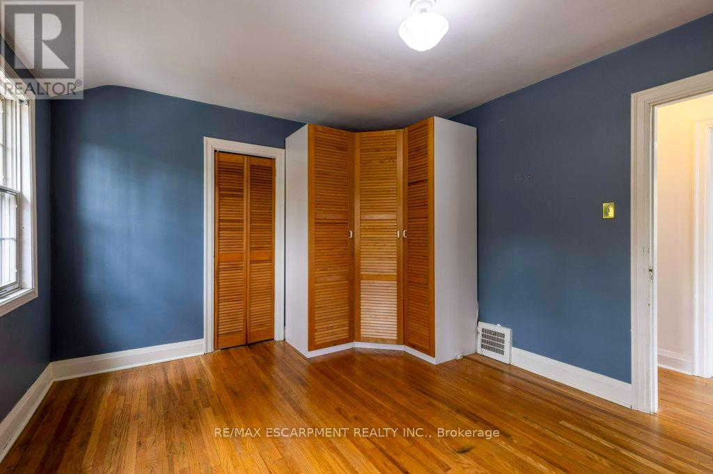144 Whitney Avenue, Hamilton, Ontario  L8S 2G7 - Photo 24 - X12462533