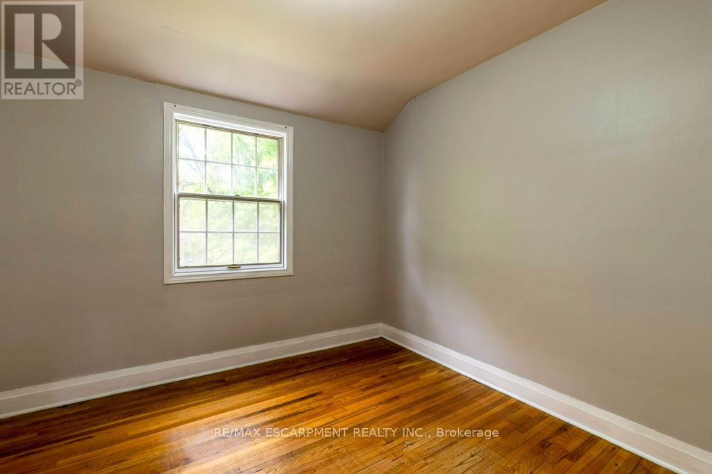 144 Whitney Avenue, Hamilton, Ontario  L8S 2G7 - Photo 26 - X12462533