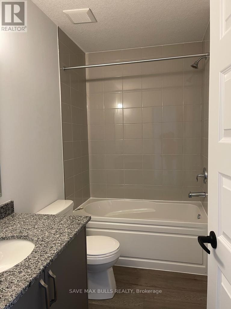 0005 - 99 Roger Street, Waterloo, Ontario  N2J 1A4 - Photo 4 - X12462574