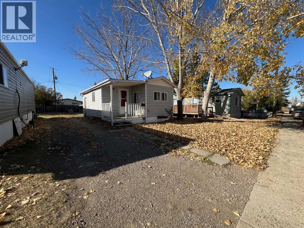 19, 400 1 Street Se, Linden, Alberta  T0M 1J0 - Photo 2 - A2264371