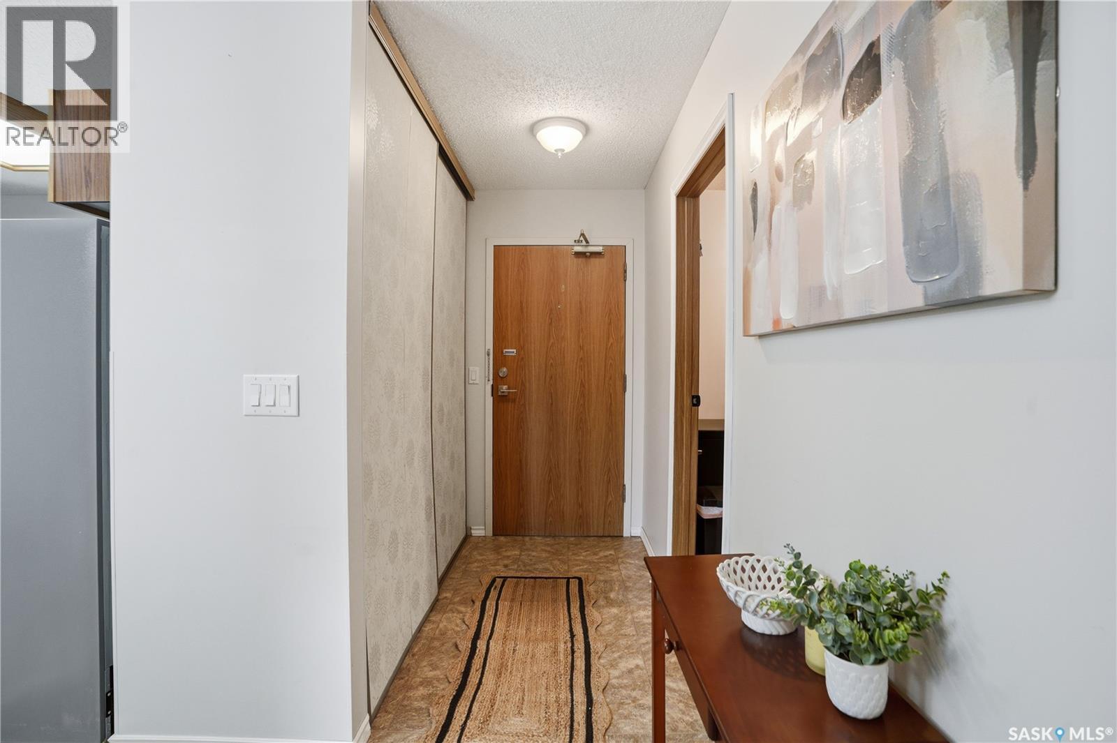 204 1006 9th Street E, Saskatoon, Saskatchewan  S7H 0N2 - Photo 3 - SK020856