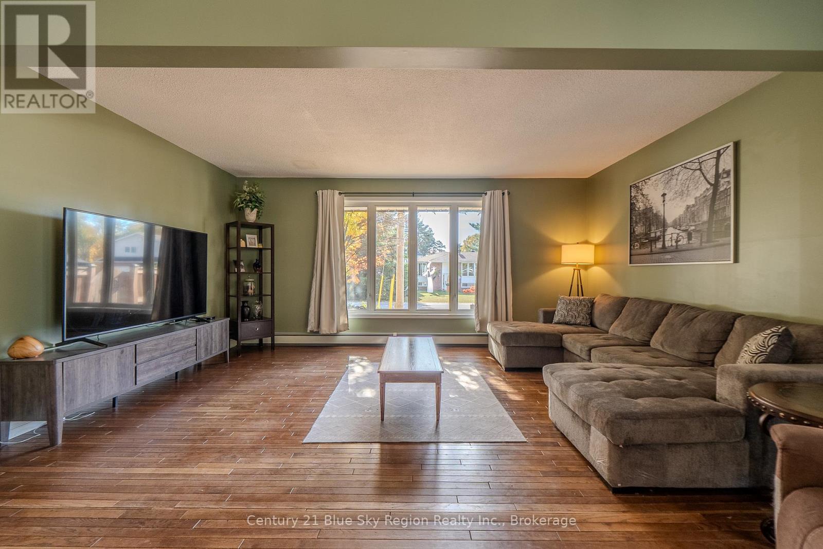 61 Third Street, West Nipissing, Ontario  P2B 3A9 - Photo 11 - X12462838