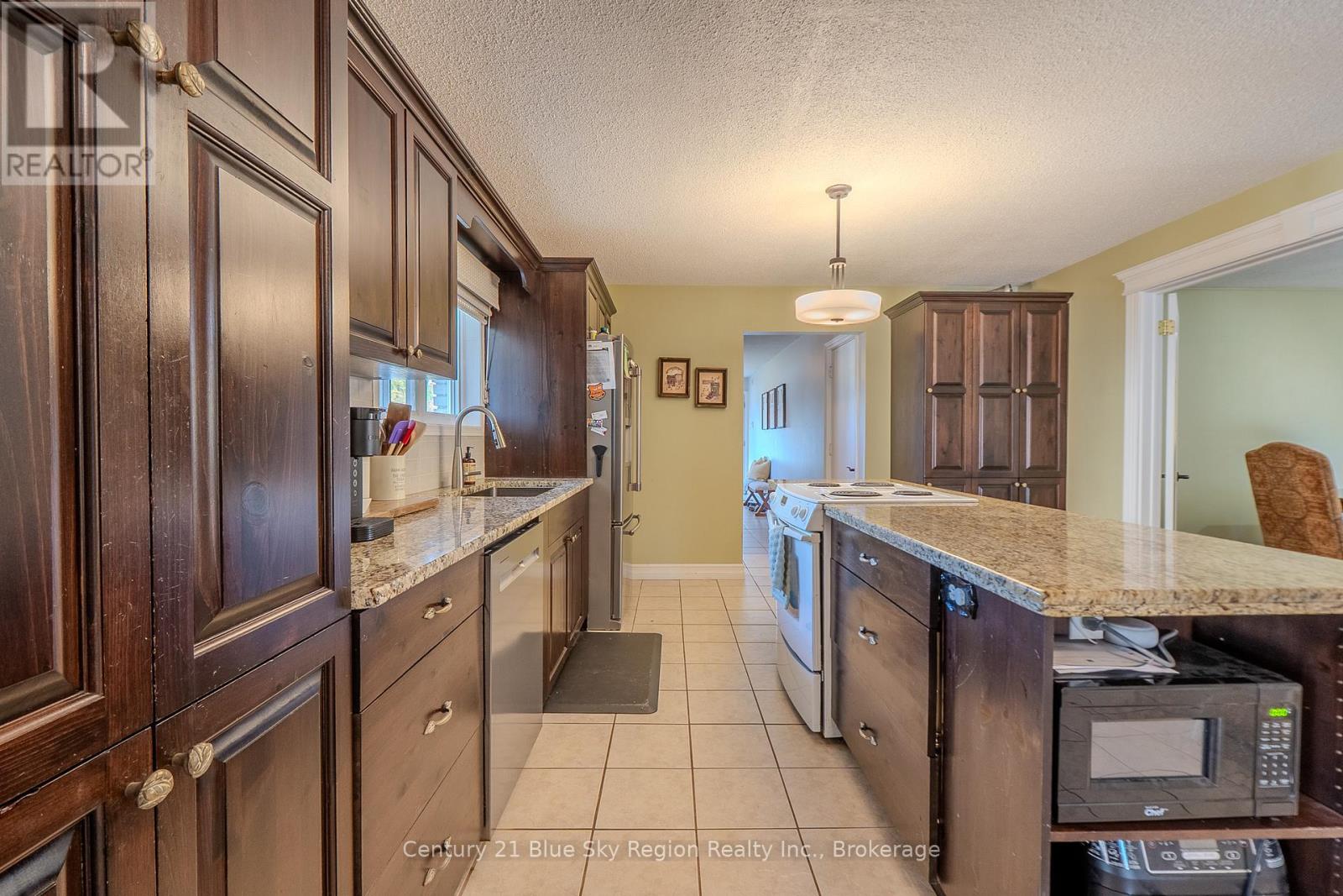 61 Third Street, West Nipissing, Ontario  P2B 3A9 - Photo 5 - X12462838