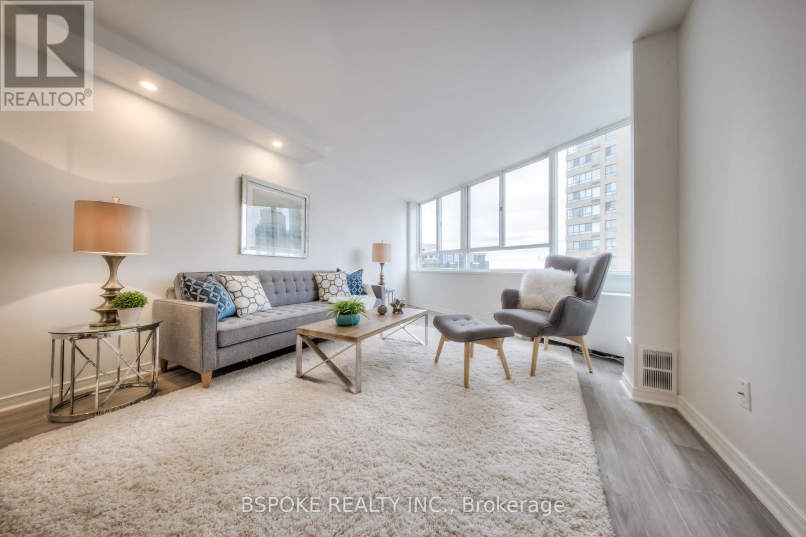 804 - 260 Queens Quay W, Toronto, Ontario  M5J 2N3 - Photo 2 - C12462649
