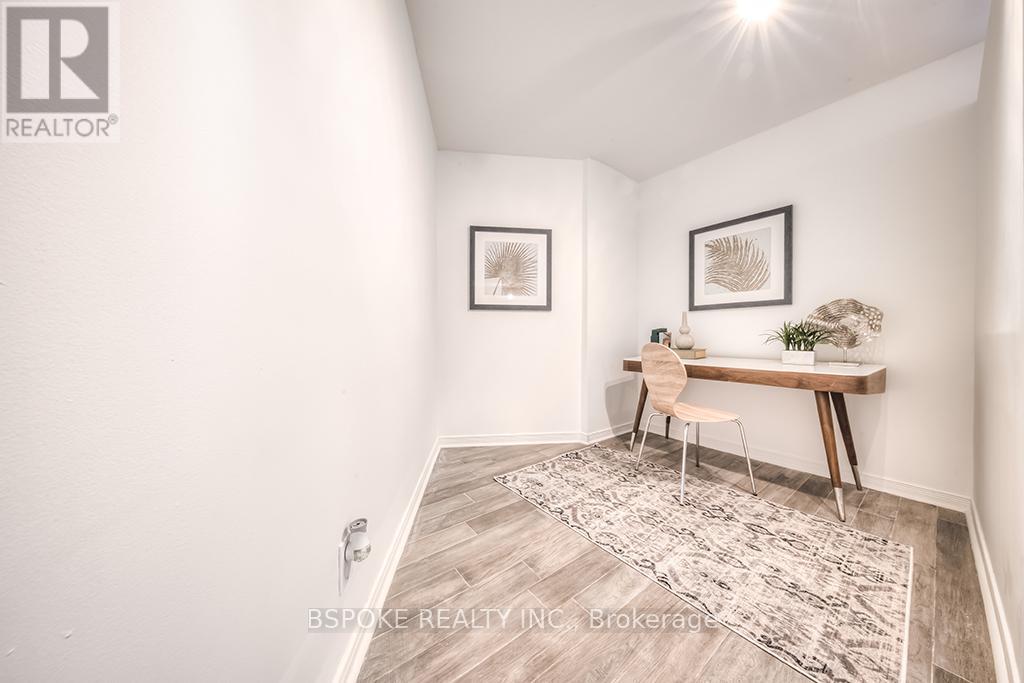 804 - 260 Queens Quay W, Toronto, Ontario  M5J 2N3 - Photo 3 - C12462649