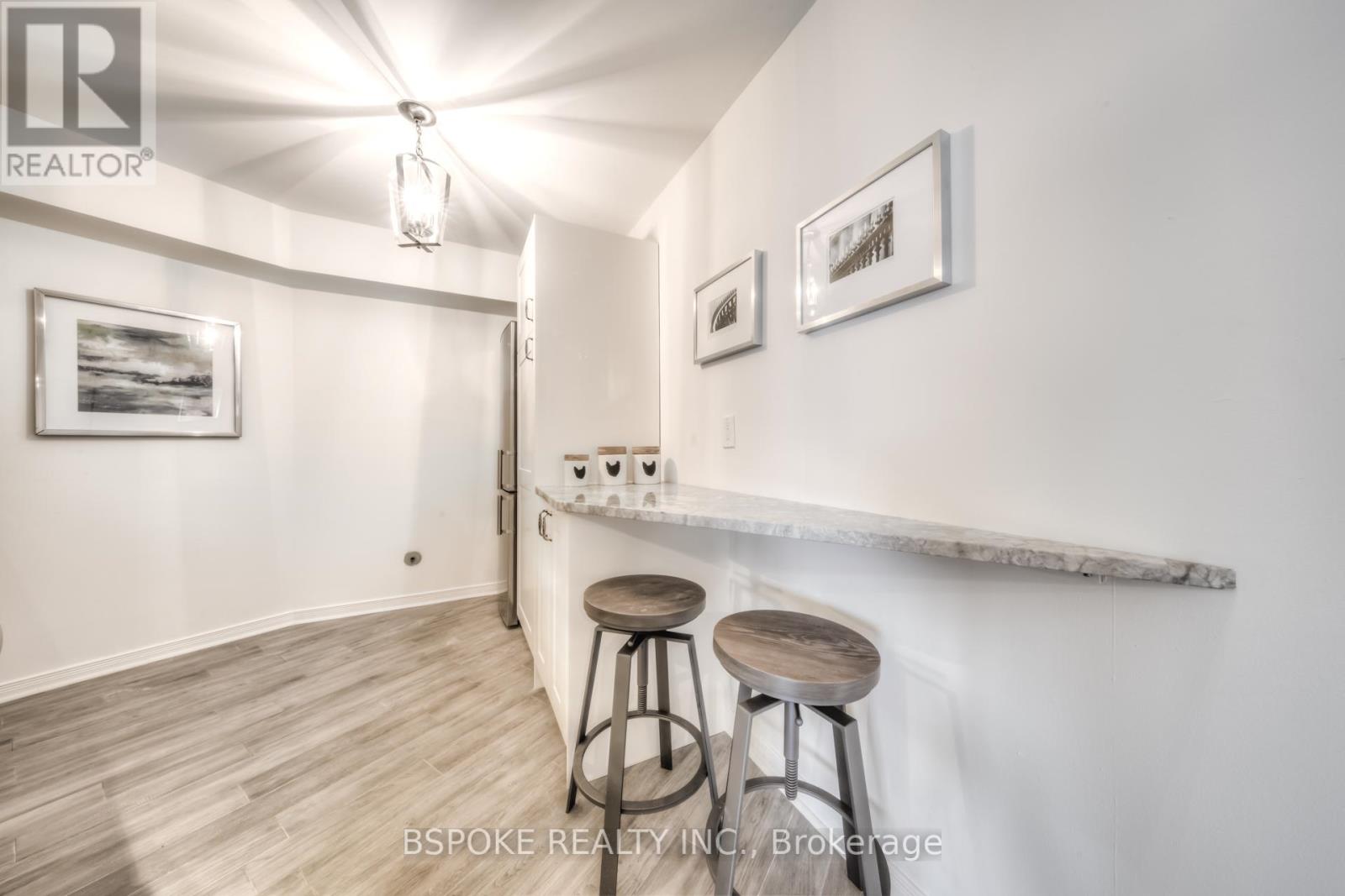 804 - 260 Queens Quay W, Toronto, Ontario  M5J 2N3 - Photo 9 - C12462649
