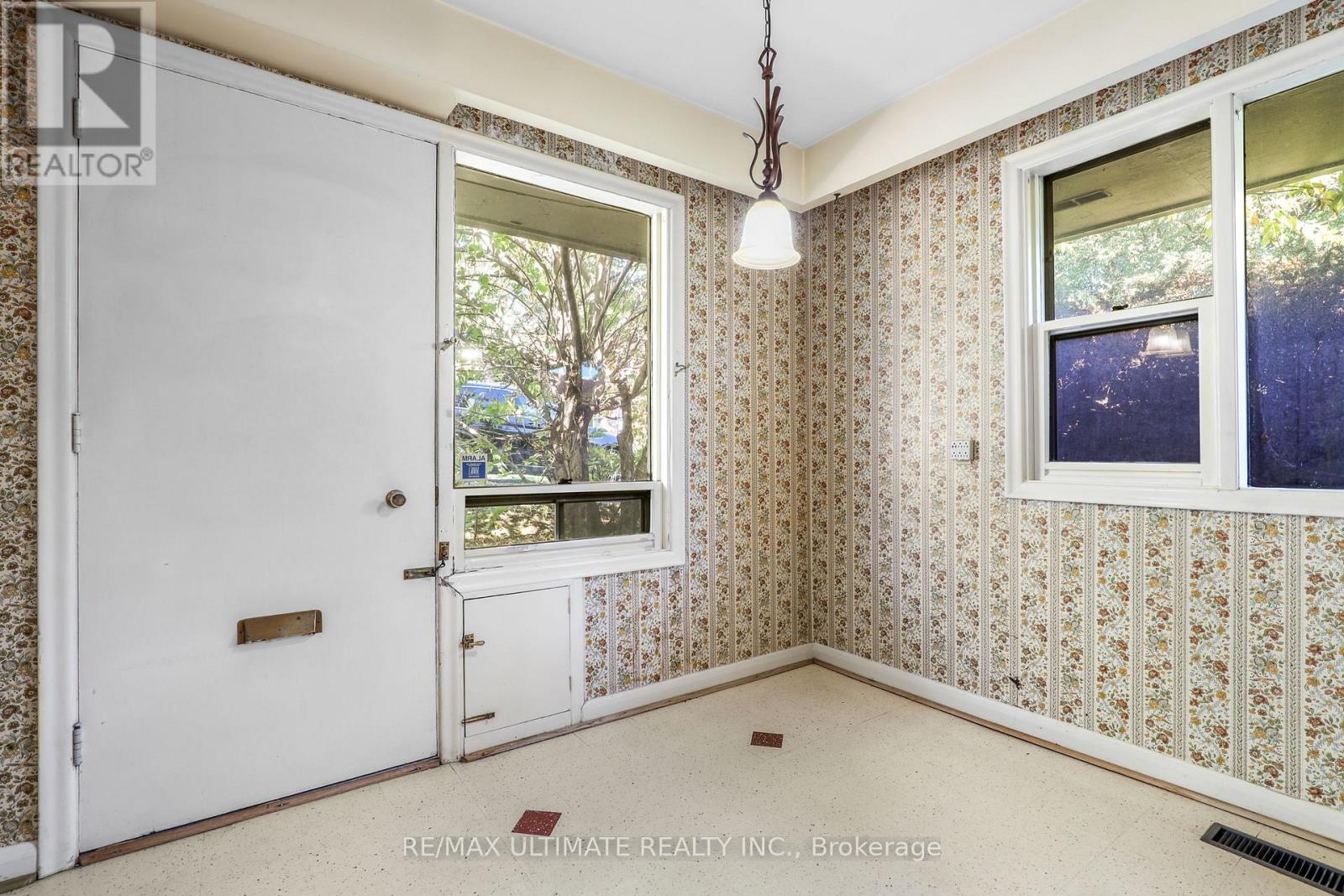 92 Banbury Road, Toronto, Ontario  M3B 2L3 - Photo 12 - C12462692