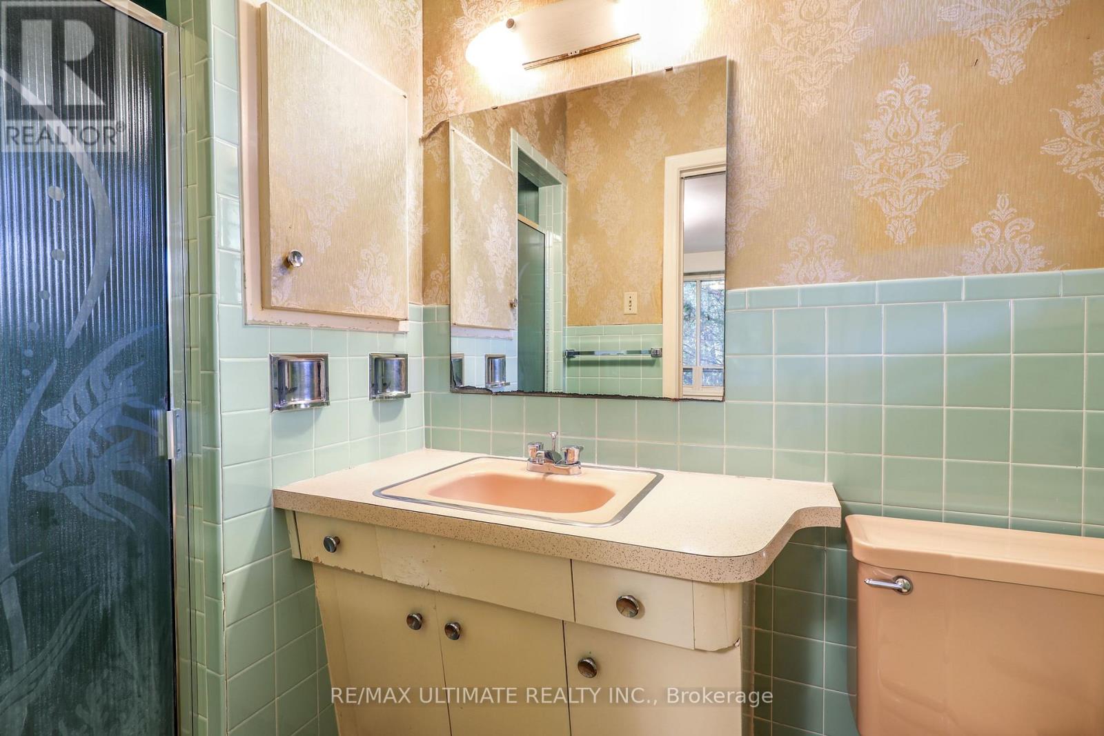 92 Banbury Road, Toronto, Ontario  M3B 2L3 - Photo 15 - C12462692
