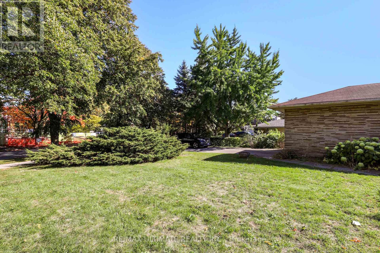 92 Banbury Road, Toronto, Ontario  M3B 2L3 - Photo 2 - C12462692