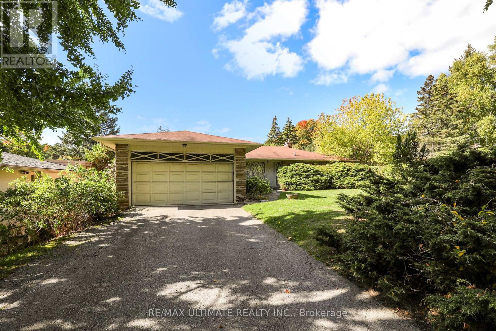 92 Banbury Road, Toronto, Ontario  M3B 2L3 - Photo 3 - C12462692
