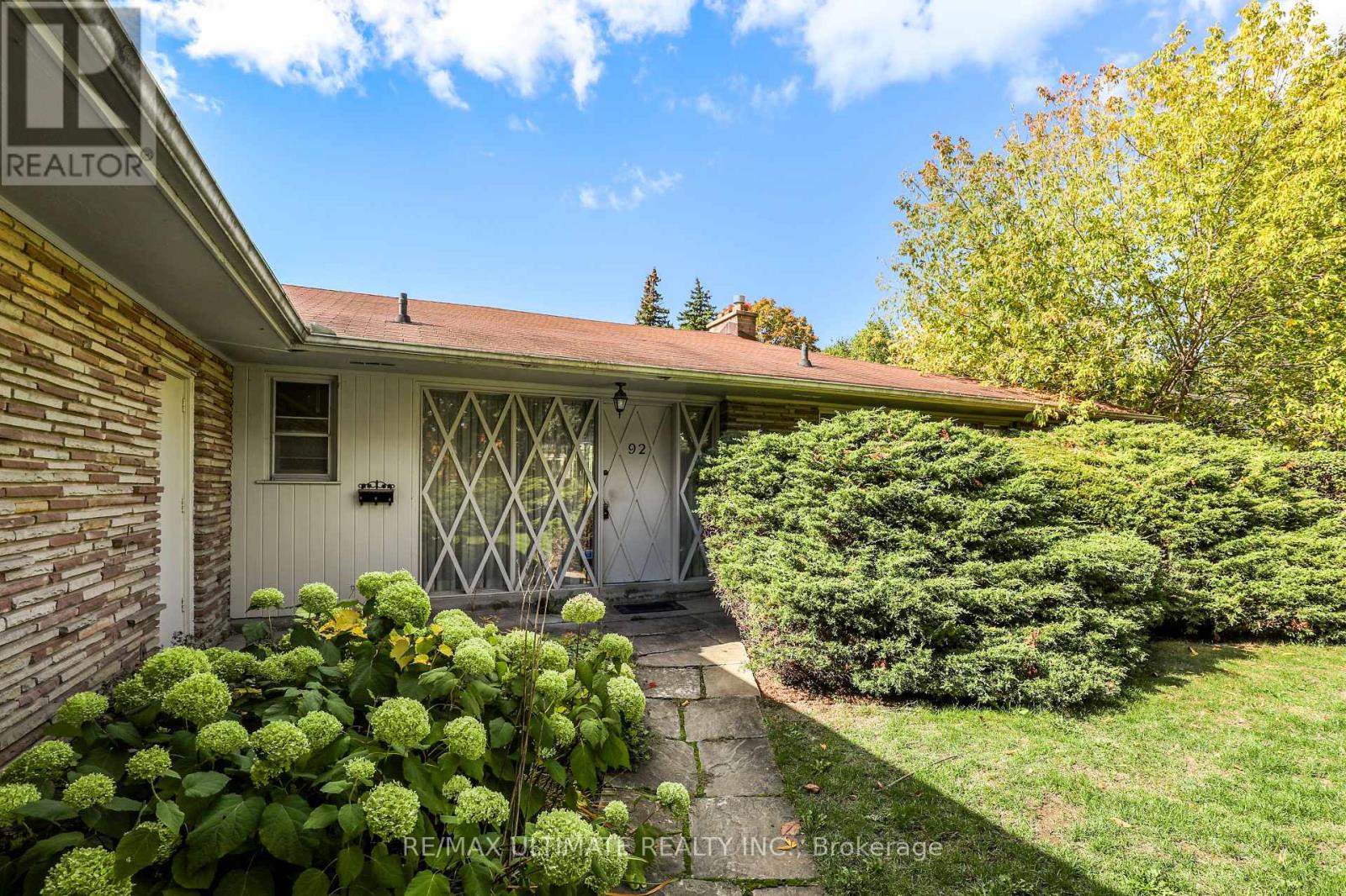 92 Banbury Road, Toronto, Ontario  M3B 2L3 - Photo 4 - C12462692