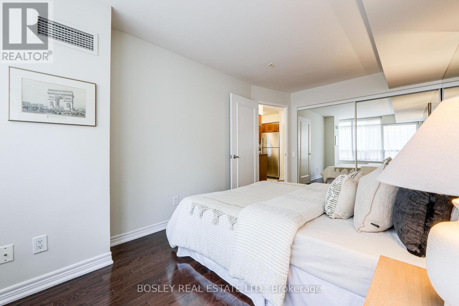 306 - 60 St. Clair Avenue W, Toronto, Ontario  M4V 1M1 - Photo 15 - C12462694