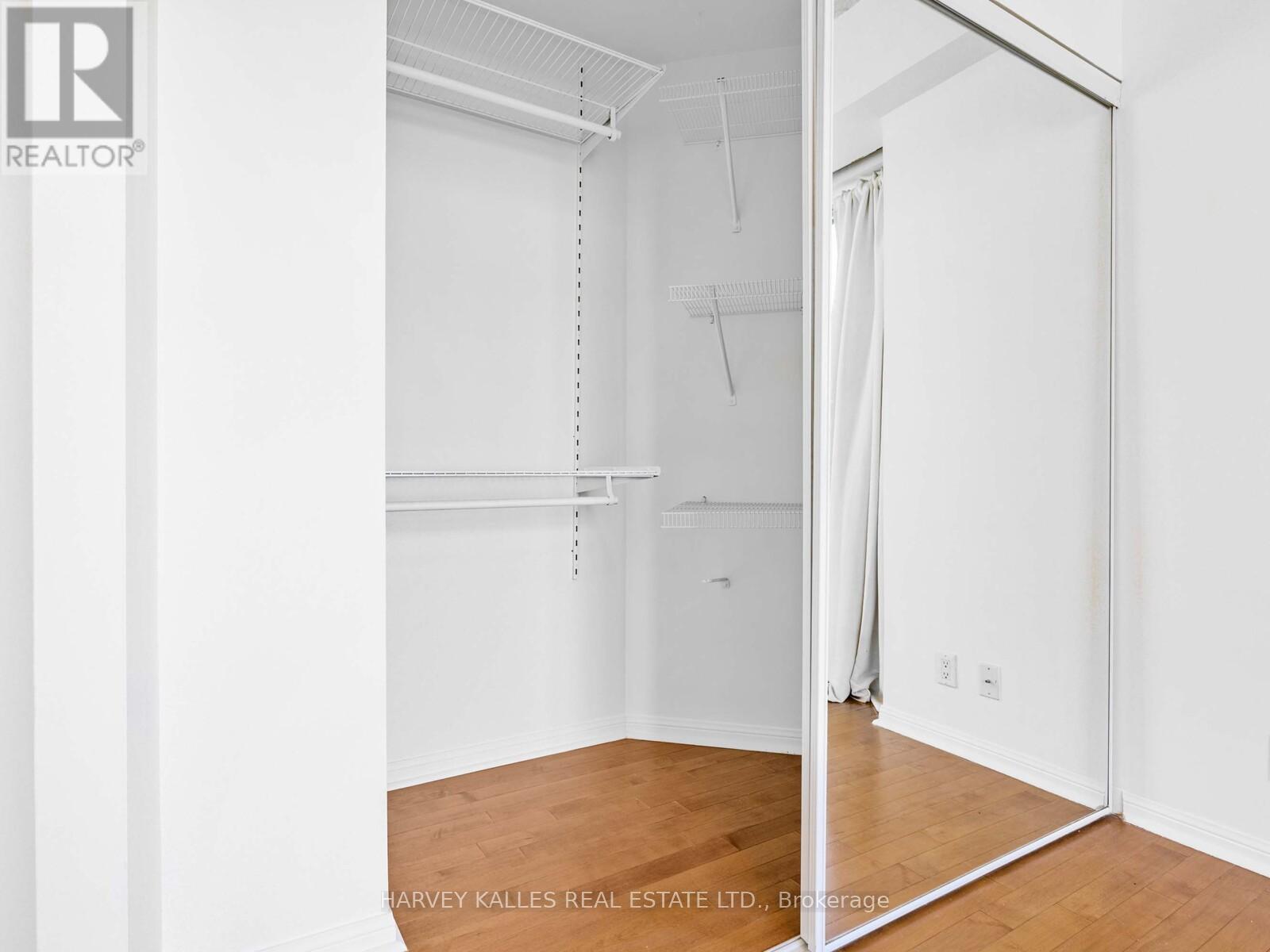 1115 - 228 Queens Quay W, Toronto, Ontario  M5J 2X1 - Photo 14 - C12462699
