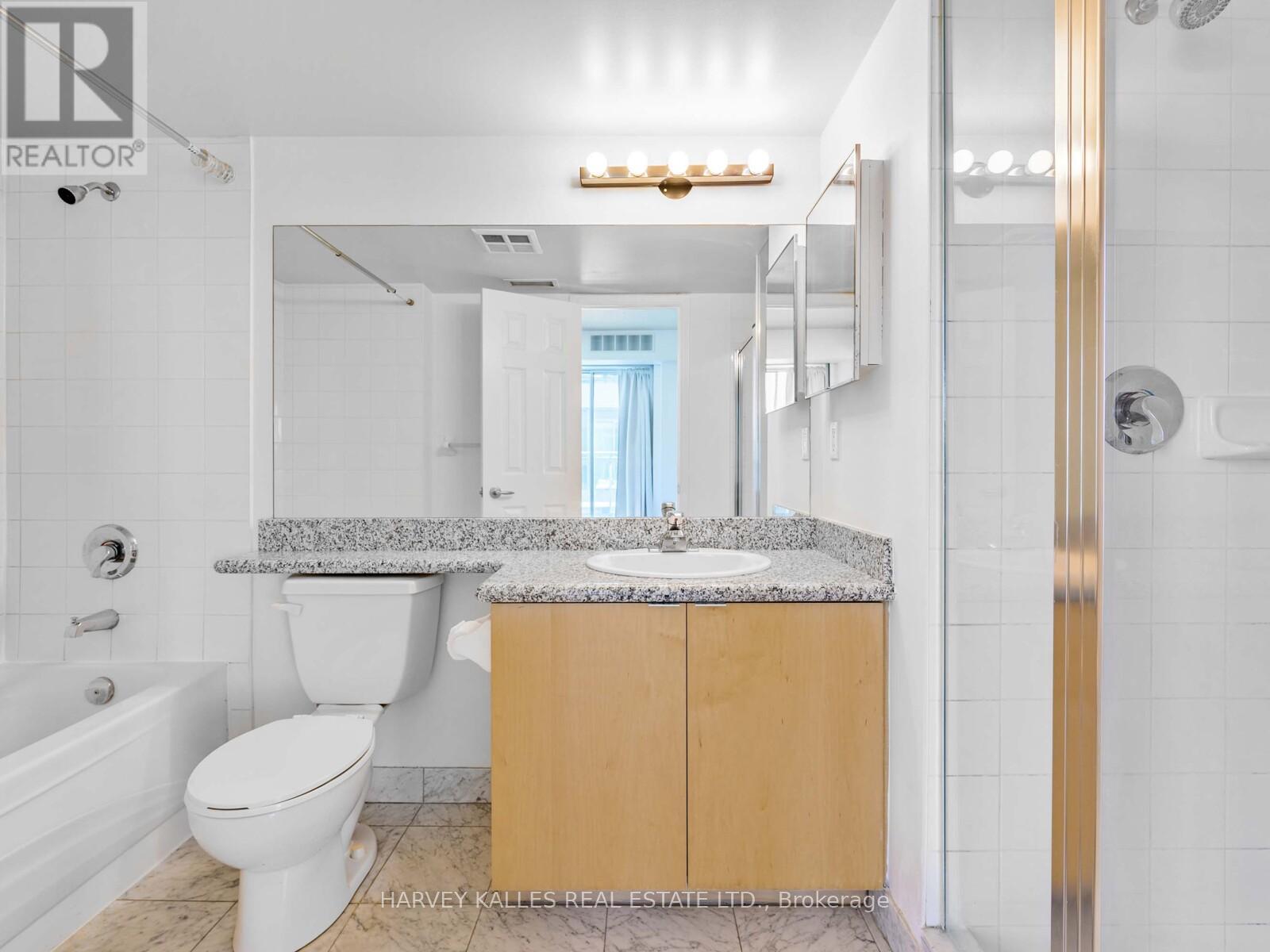 1115 - 228 Queens Quay W, Toronto, Ontario  M5J 2X1 - Photo 15 - C12462699