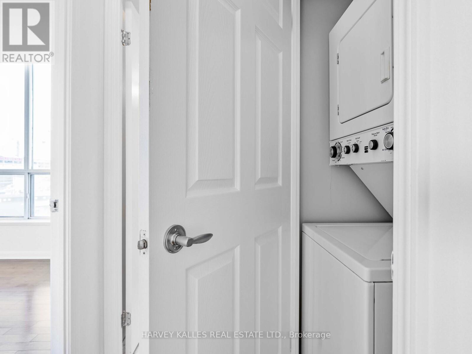 1115 - 228 Queens Quay W, Toronto, Ontario  M5J 2X1 - Photo 19 - C12462699