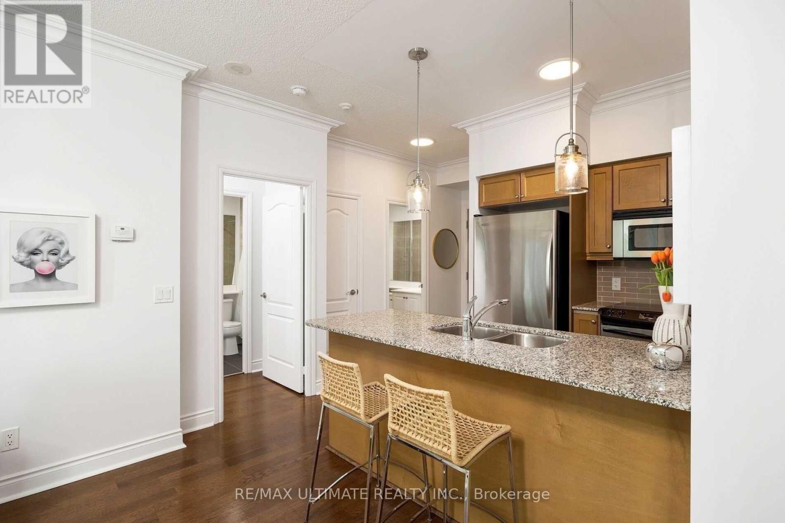 1009 - 319 Merton Street, Toronto, Ontario  M4S 1A7 - Photo 7 - C12462713