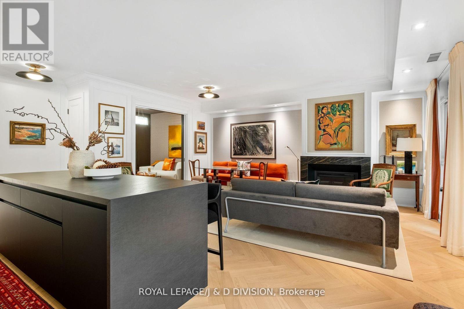 301 - 20 Scrivener Square, Toronto, Ontario  M4W 3X9 - Photo 11 - C12462730
