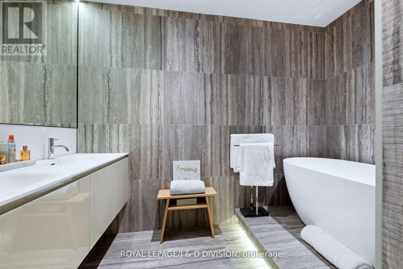 301 - 20 Scrivener Square, Toronto, Ontario  M4W 3X9 - Photo 31 - C12462730