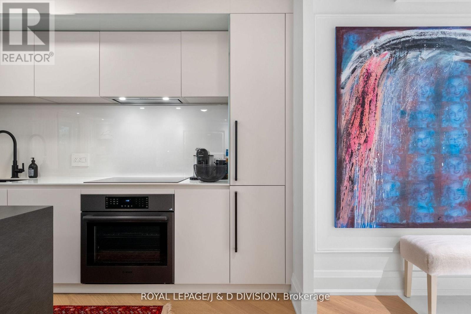 301 - 20 Scrivener Square, Toronto, Ontario  M4W 3X9 - Photo 6 - C12462730