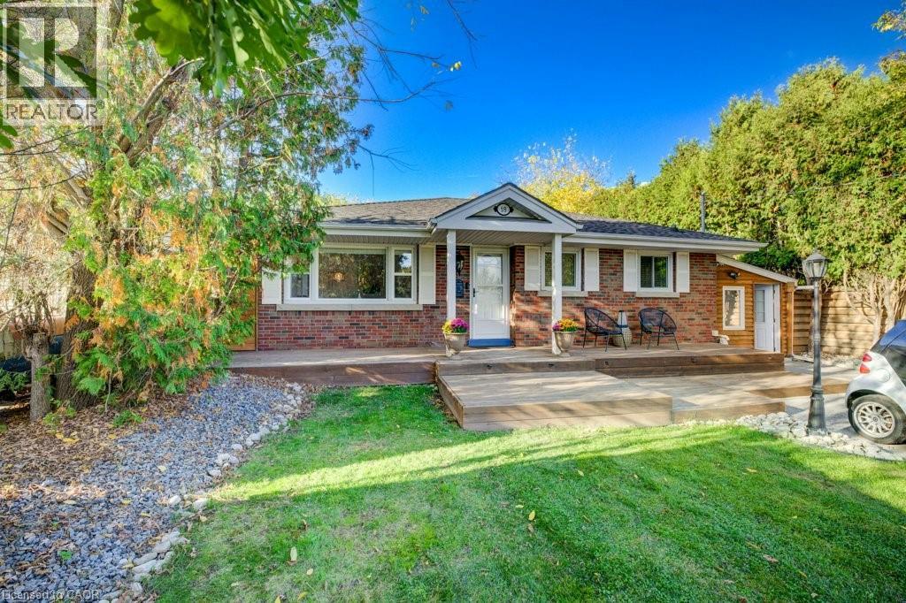 18 Hilltop Drive, Cambridge  by Ask Marius Real Estate 18 Hilltop Drive, Cambridge