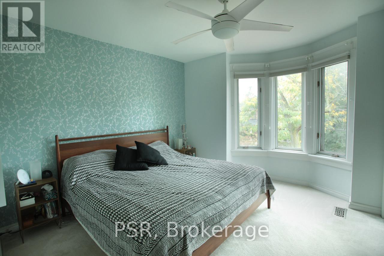 993 Logan Avenue, Toronto, Ontario  M4K 3E6 - Photo 8 - E12462622