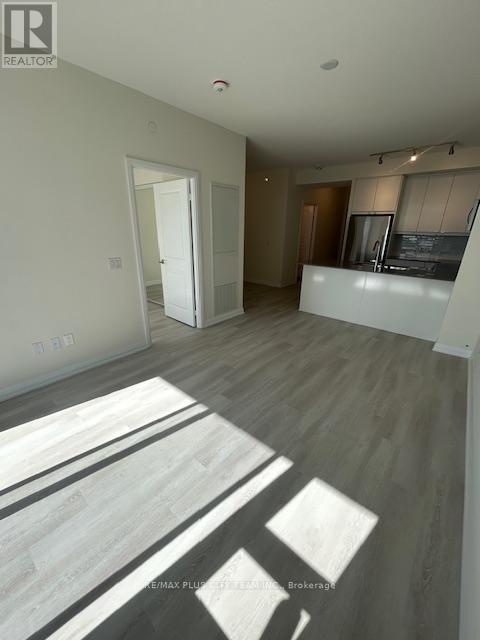709 - 3260 Sheppard Avenue E, Toronto, Ontario  M1T 3K3 - Photo 3 - E12462773