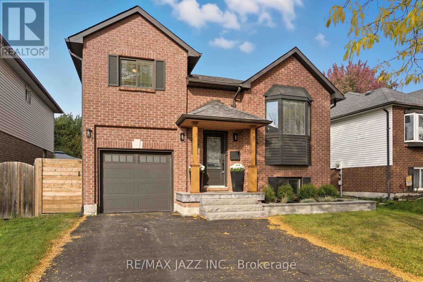 804 Beatrice Street E, Oshawa, Ontario  L1K 2H7 - Photo 2 - E12462803