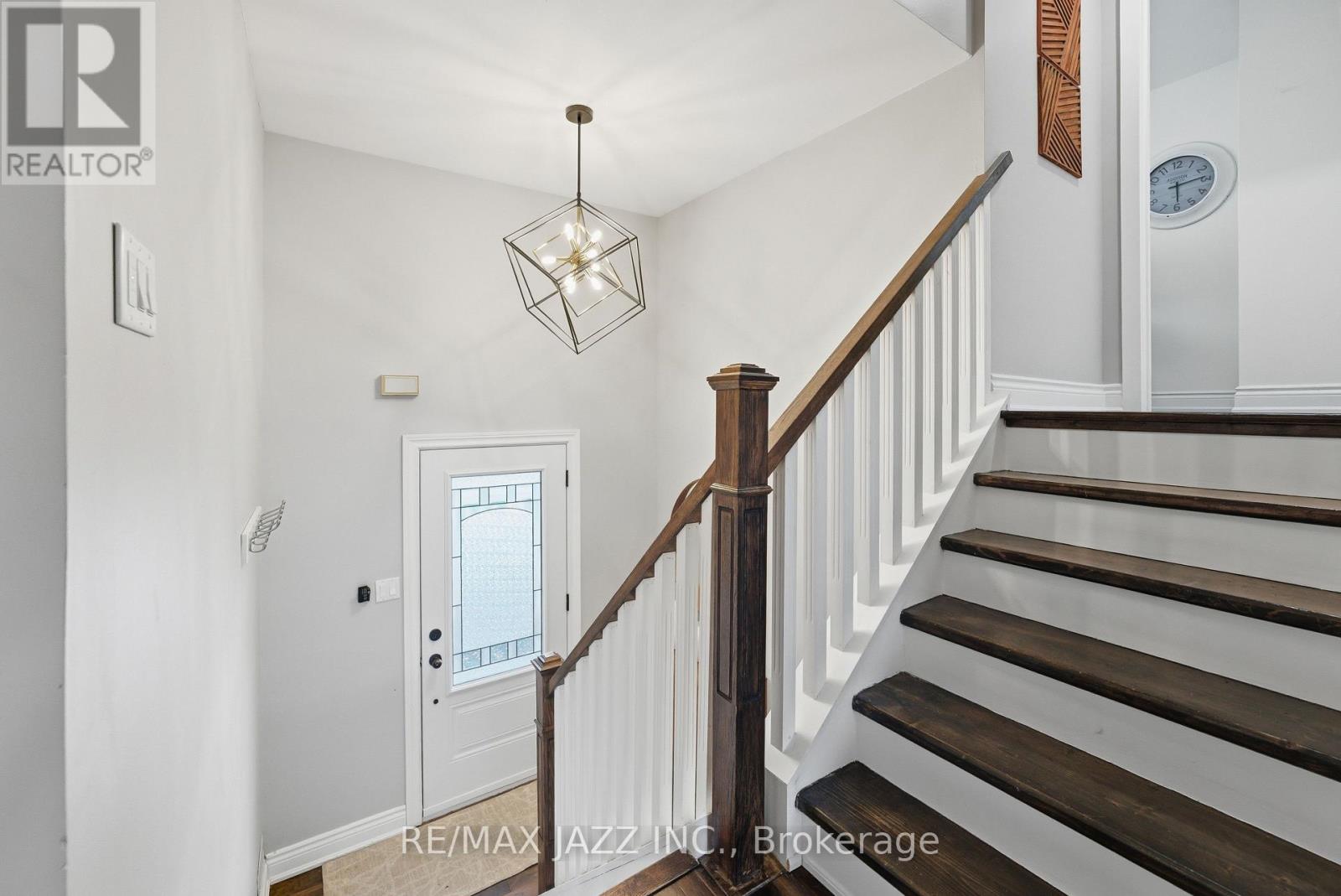 804 Beatrice Street E, Oshawa, Ontario  L1K 2H7 - Photo 4 - E12462803