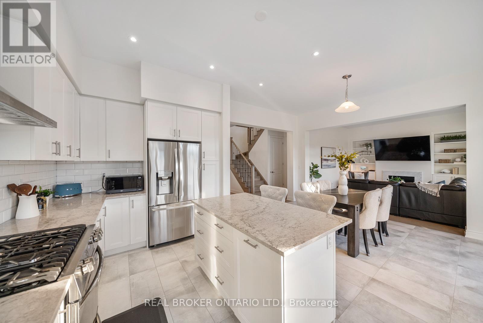 58 Meadow Vista Crescent, East Gwillimbury, Ontario  L9N 0T4 - Photo 16 - N12462616