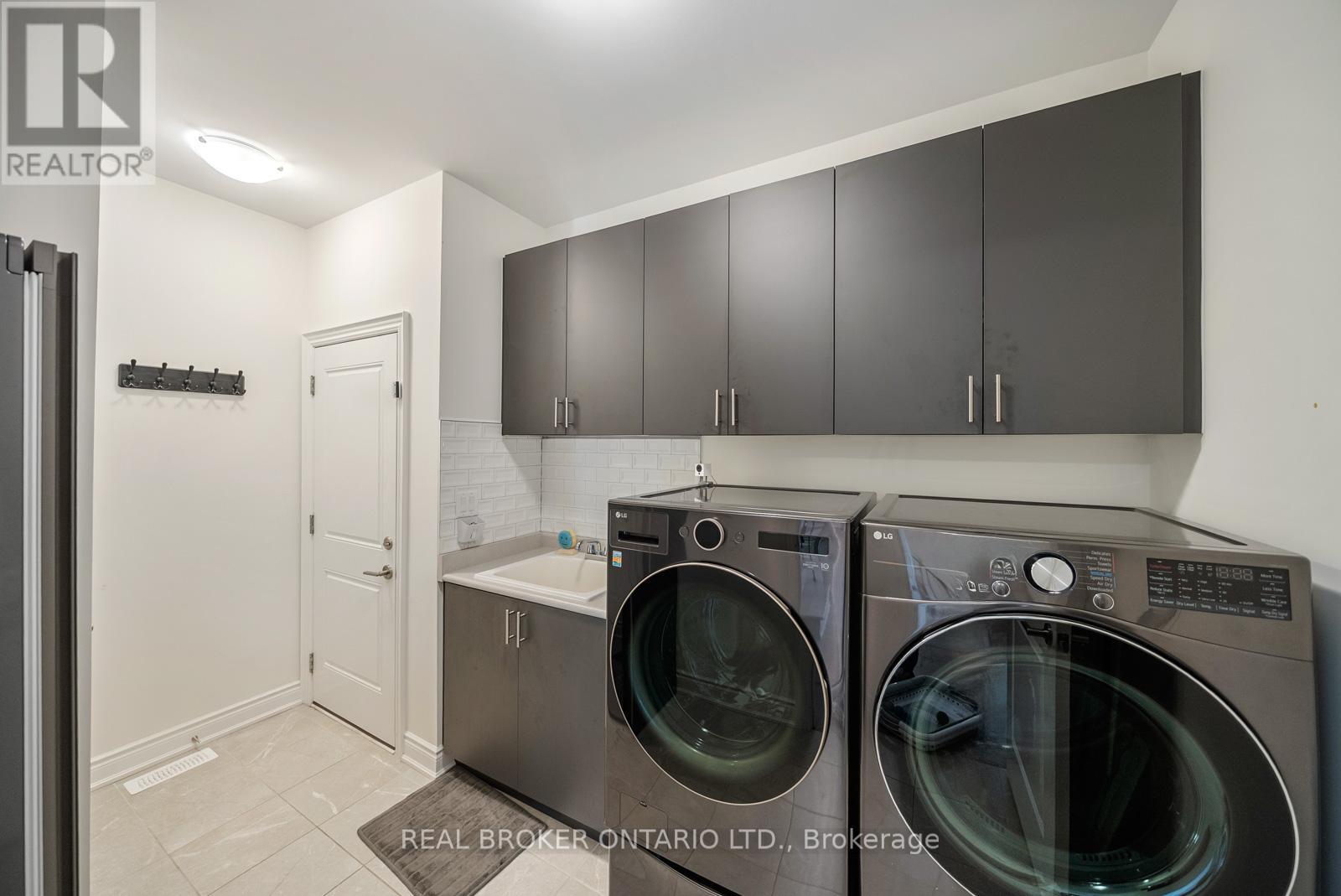 58 Meadow Vista Crescent, East Gwillimbury, Ontario  L9N 0T4 - Photo 23 - N12462616
