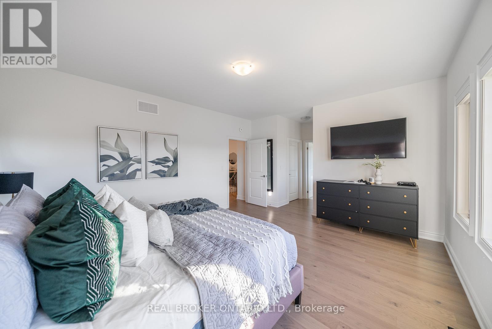 58 Meadow Vista Crescent, East Gwillimbury, Ontario  L9N 0T4 - Photo 30 - N12462616