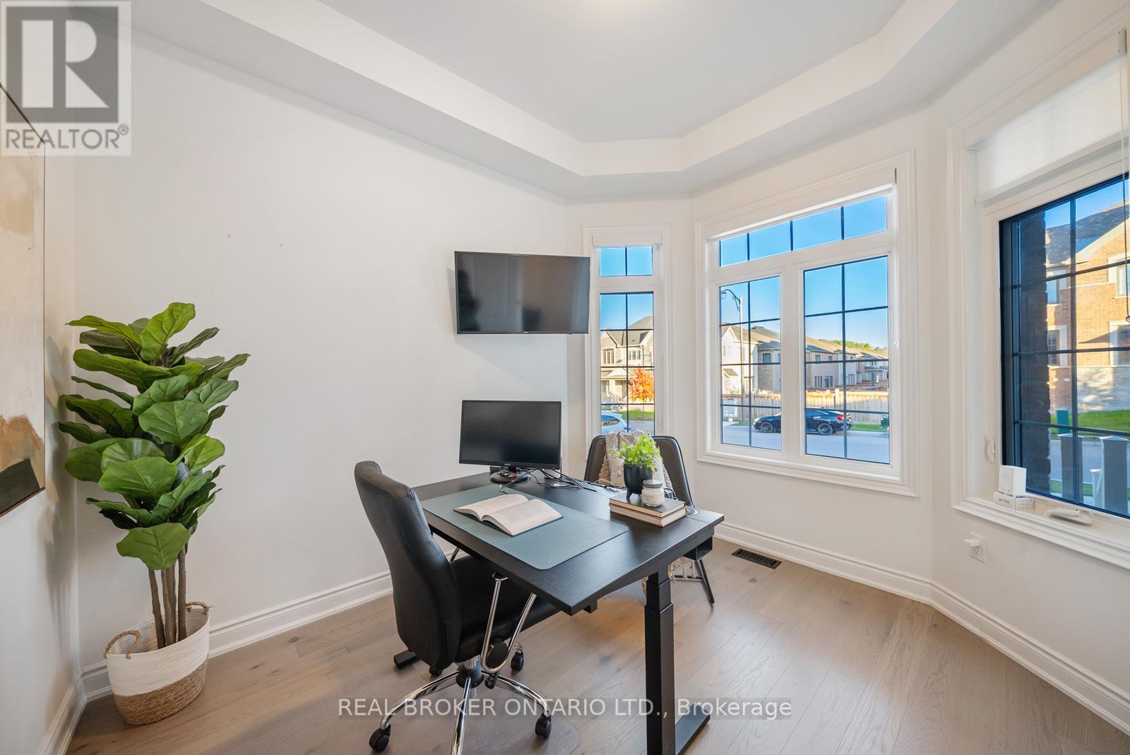 58 Meadow Vista Crescent, East Gwillimbury, Ontario  L9N 0T4 - Photo 6 - N12462616