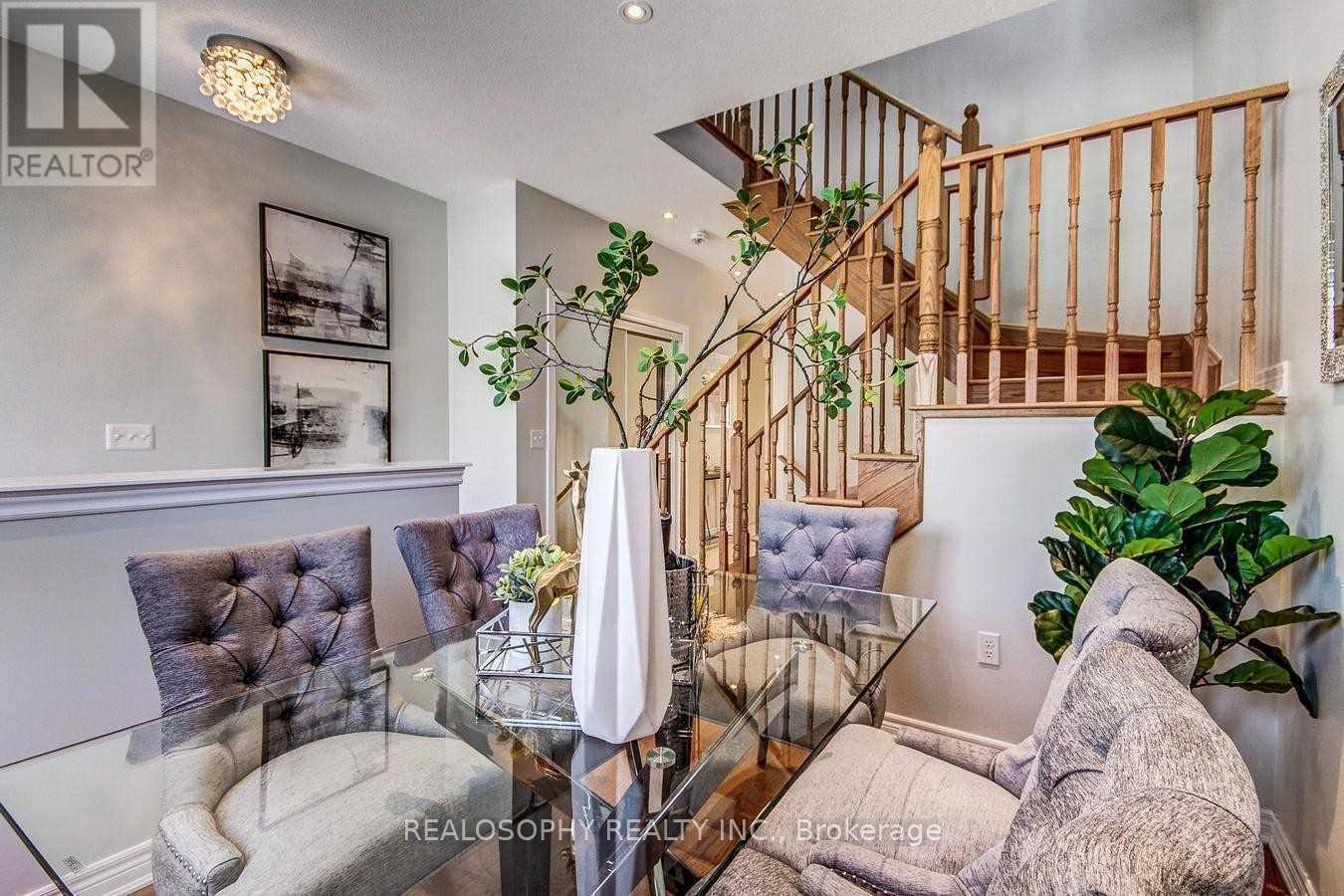 16 John Moore Road, East Gwillimbury, Ontario  L9N 0P4 - Photo 6 - N12462630