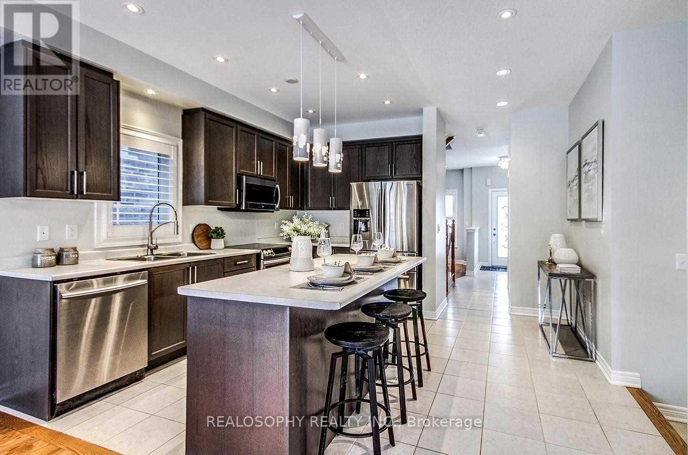 16 John Moore Road, East Gwillimbury, Ontario  L9N 0P4 - Photo 7 - N12462630