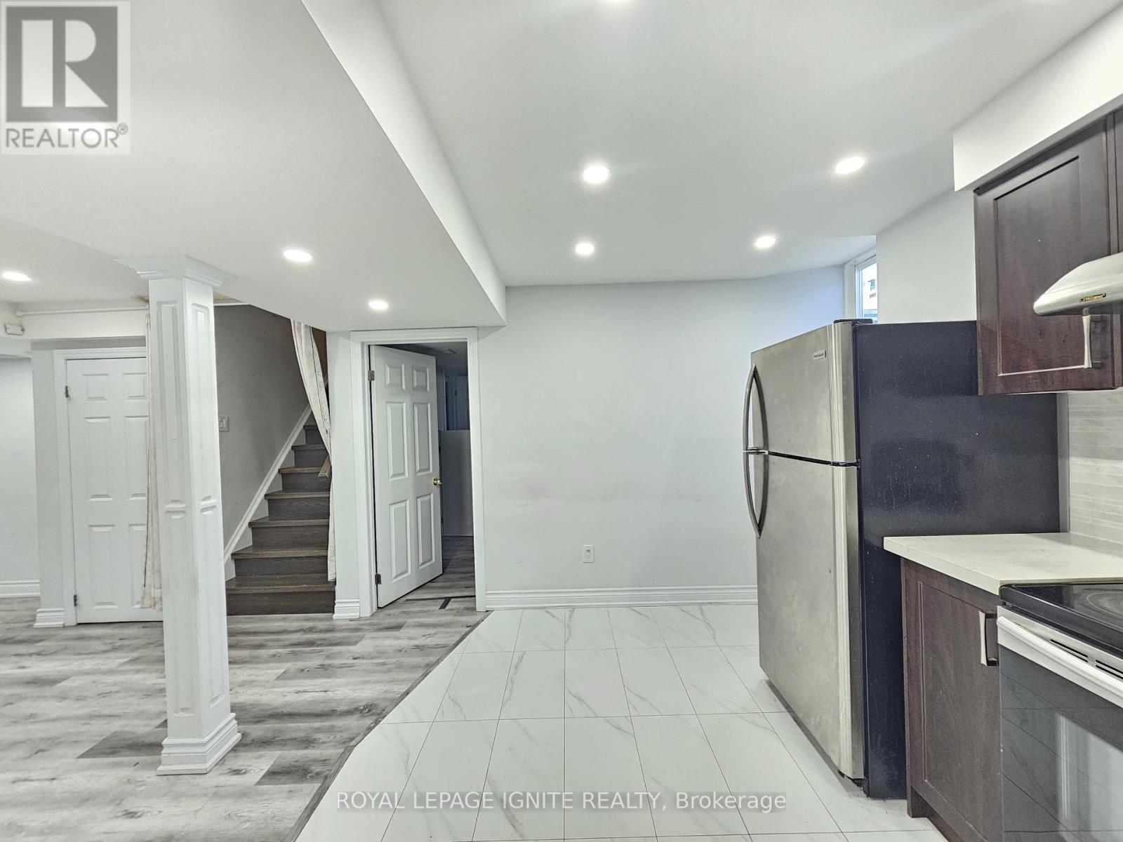 41 Gordon Weeden Road, Markham, Ontario  L6E 2G4 - Photo 3 - N12462640