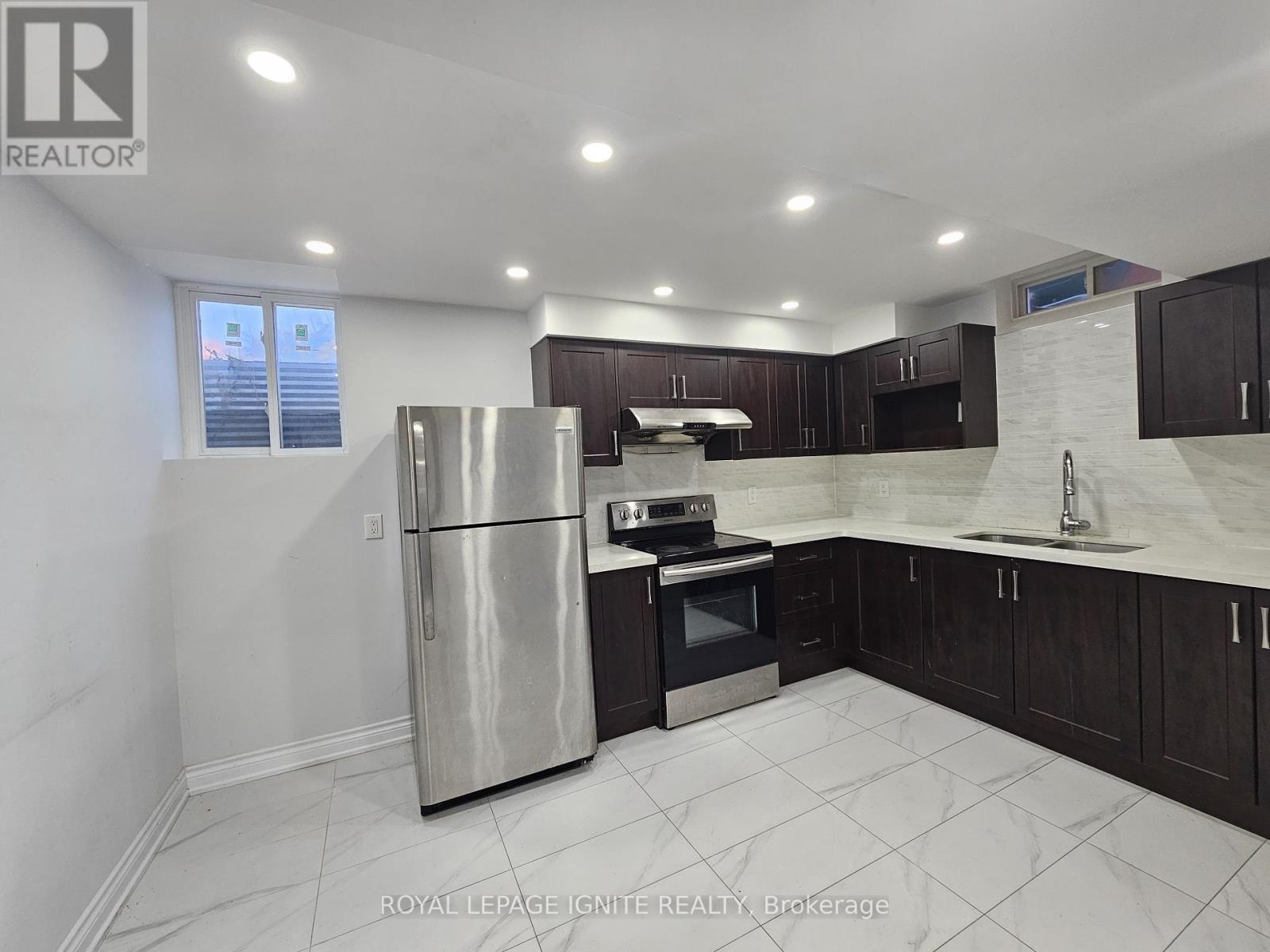 41 Gordon Weeden Road, Markham, Ontario  L6E 2G4 - Photo 5 - N12462640