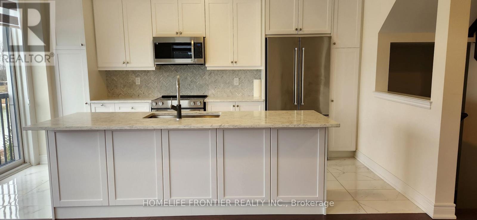 22 Hercules Club Drive, Richmond Hill, Ontario  L4E 1K6 - Photo 4 - N12462726