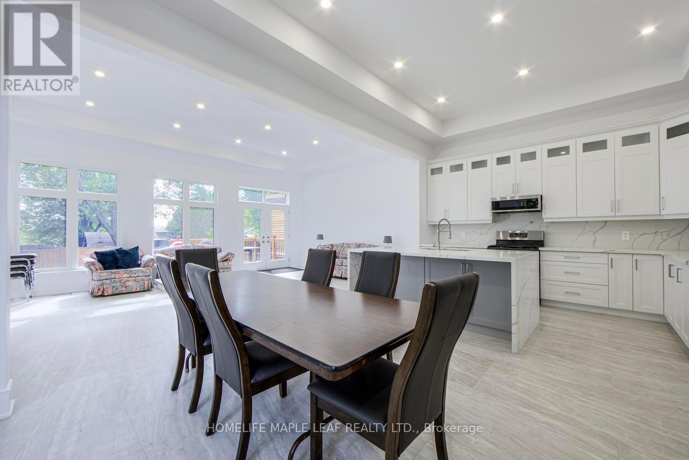 90 Scanlon Avenue, Bradford West Gwillimbury, Ontario  L3Z 1G6 - Photo 11 - N12462731