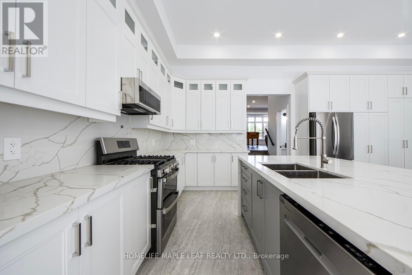 90 Scanlon Avenue, Bradford West Gwillimbury, Ontario  L3Z 1G6 - Photo 14 - N12462731