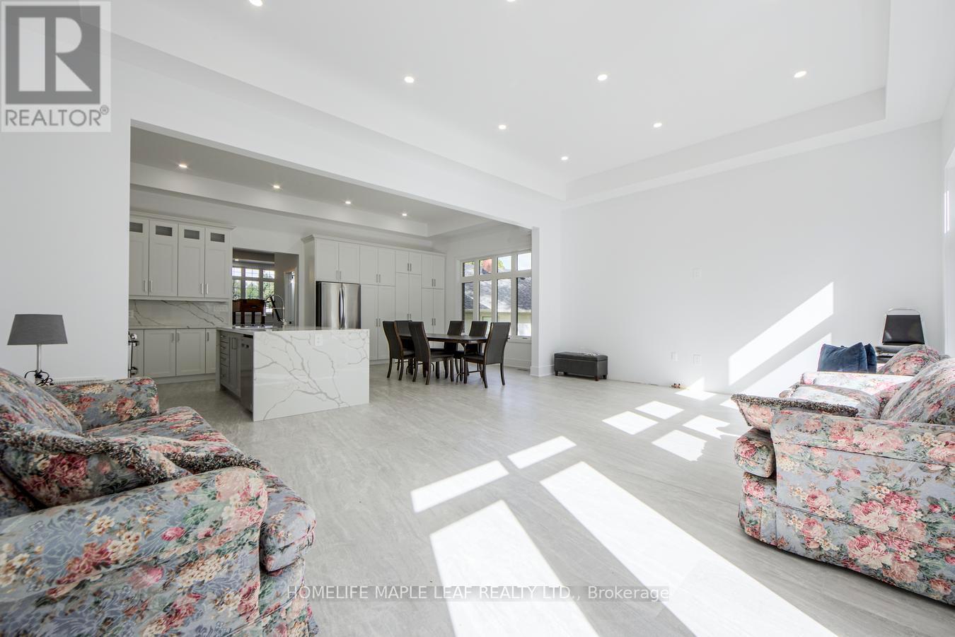 90 Scanlon Avenue, Bradford West Gwillimbury, Ontario  L3Z 1G6 - Photo 21 - N12462731